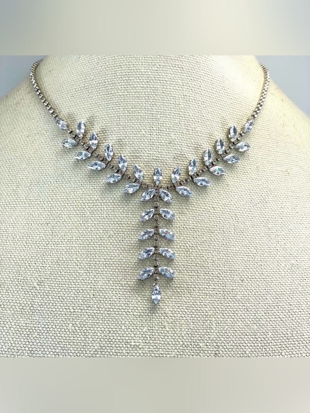 Stunning Evening Silver Tone Glass Rhinestone Tennis Necklace Elegant Statement